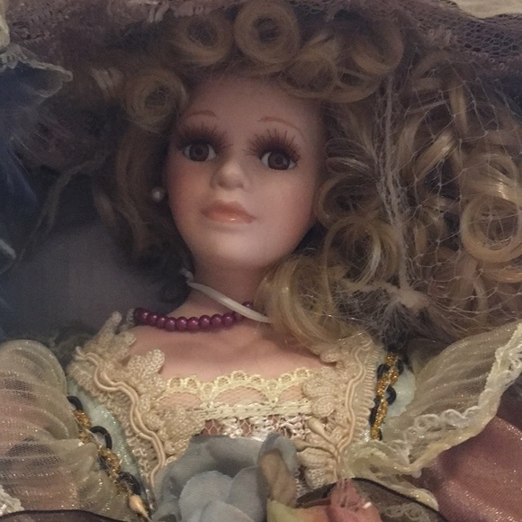 Heirloom Collection. - Picture 5 of 8